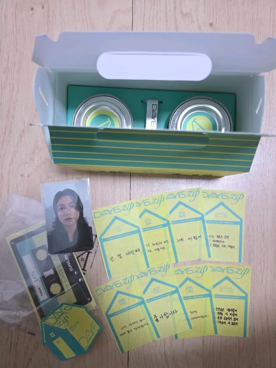 DAY6 | 데이식스 DAY6 pop up DAY6.zip pop-up store confetti